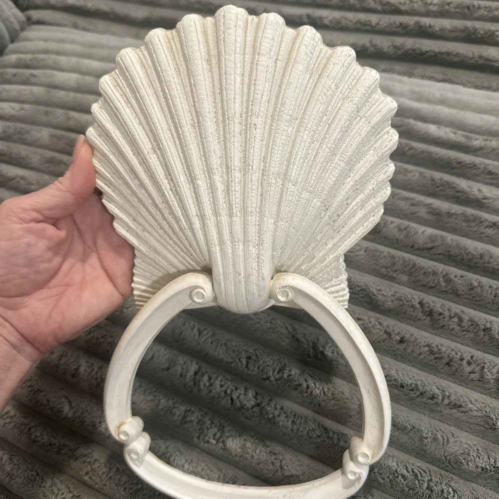 Vintage Seashell Towel Ring Holder Off White Homco 70s Shabby Beach House Decor